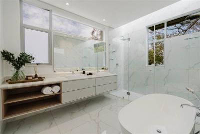 3 Bedroom Apartment in Melrose Estate