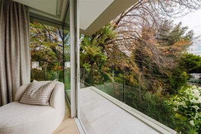 3 Bedroom Apartment in Melrose Estate