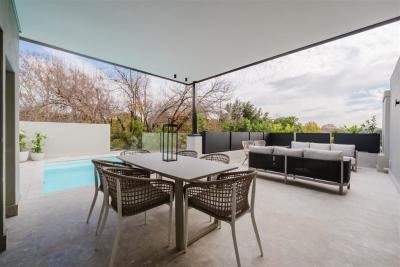 3 Bedroom Apartment in Melrose Estate