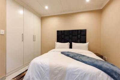 2 Bedroom House in Bryanston