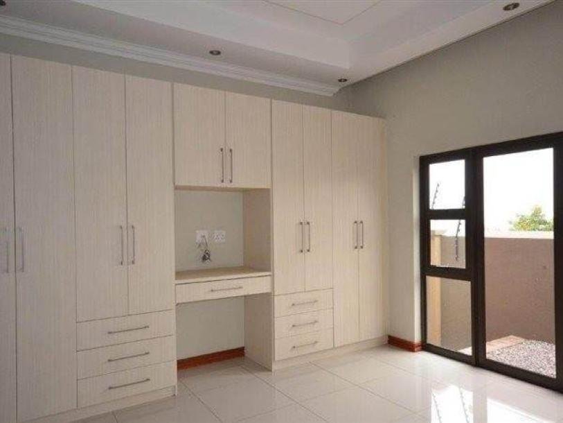 4 Bed Townhouse in Bedfordview-1