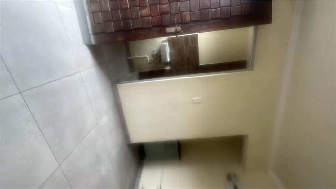 Bachelor apartment in Soweto Central-4