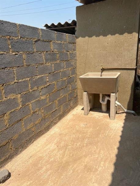 Bachelor apartment in Soweto Central-7