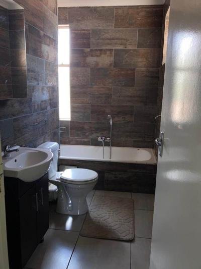4 Bed Apartment in Windsor East