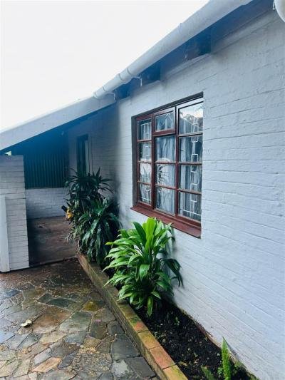 1.5 Bedroom Garden Cottage in Hillcrest Central