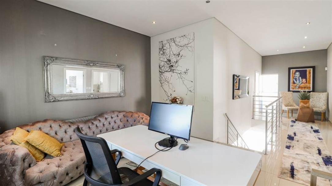 3 Bedroom House in Broadacres-10