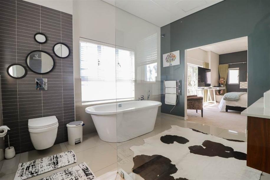 3 Bedroom House in Broadacres-14