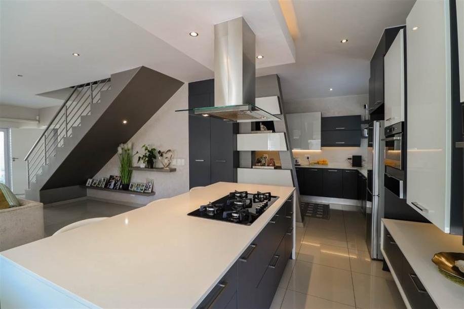 3 Bedroom House in Broadacres-3