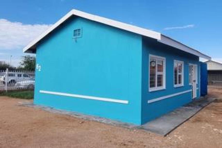 3 Bedroom House to Rent in Upington Central-0
