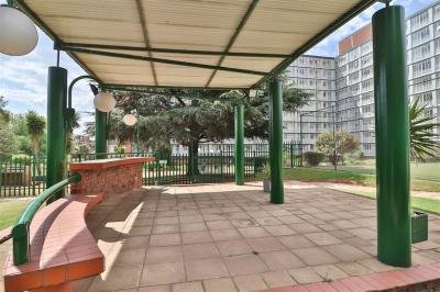 2 Bed Apartment in Bedfordview