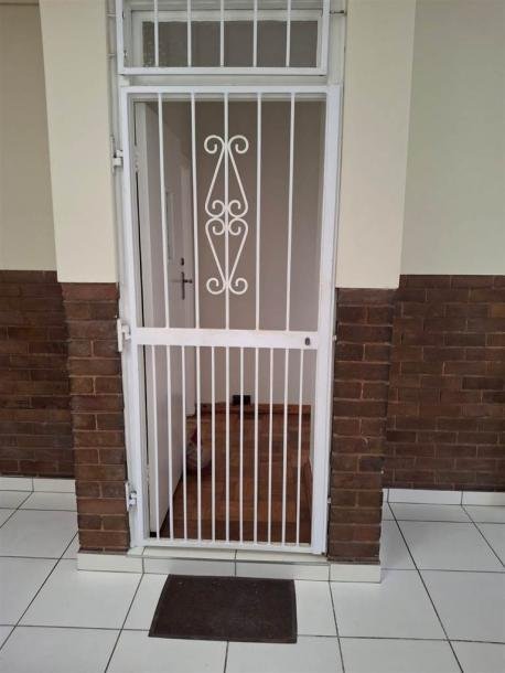 2 Bedroom Flat in Musgrave-12