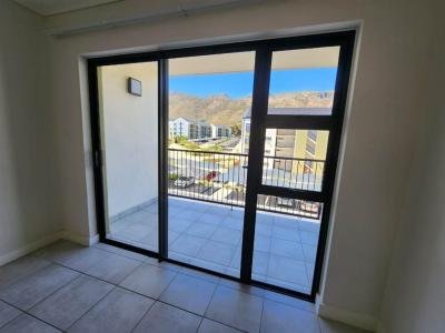 2 Bedroom Apartment in Gordons Bay Central