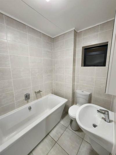 2 Bedroom Apartment in Gordons Bay Central