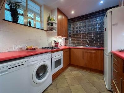 2 Bed Apartment in Rosebank