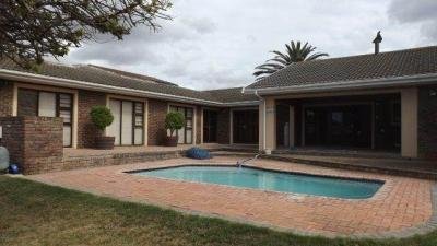 3.5 Bed House in Bluewater Bay
