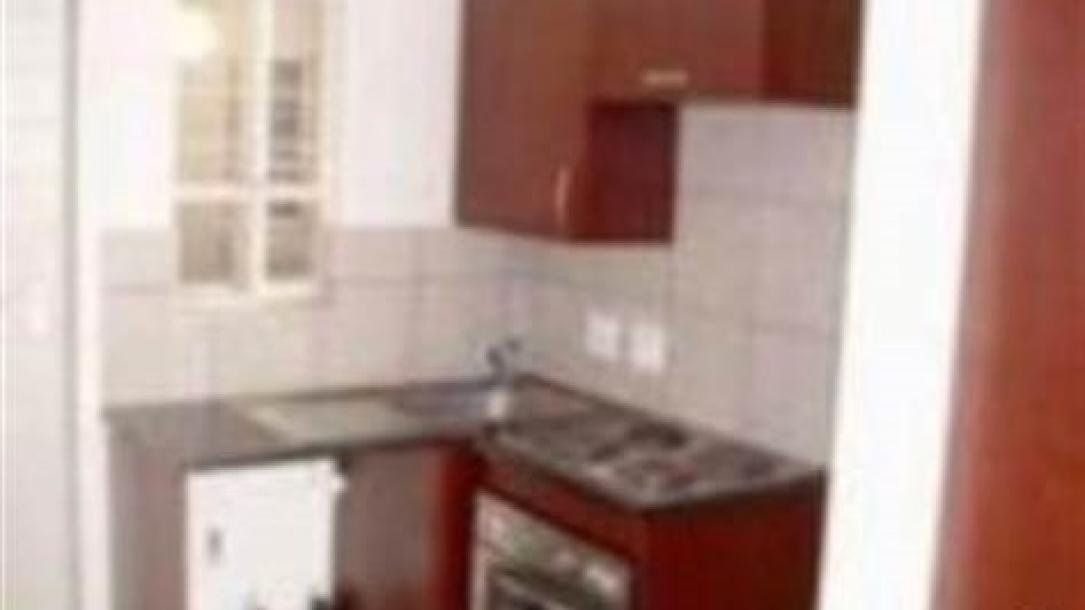 Bachelor apartment in Braamfontein-1