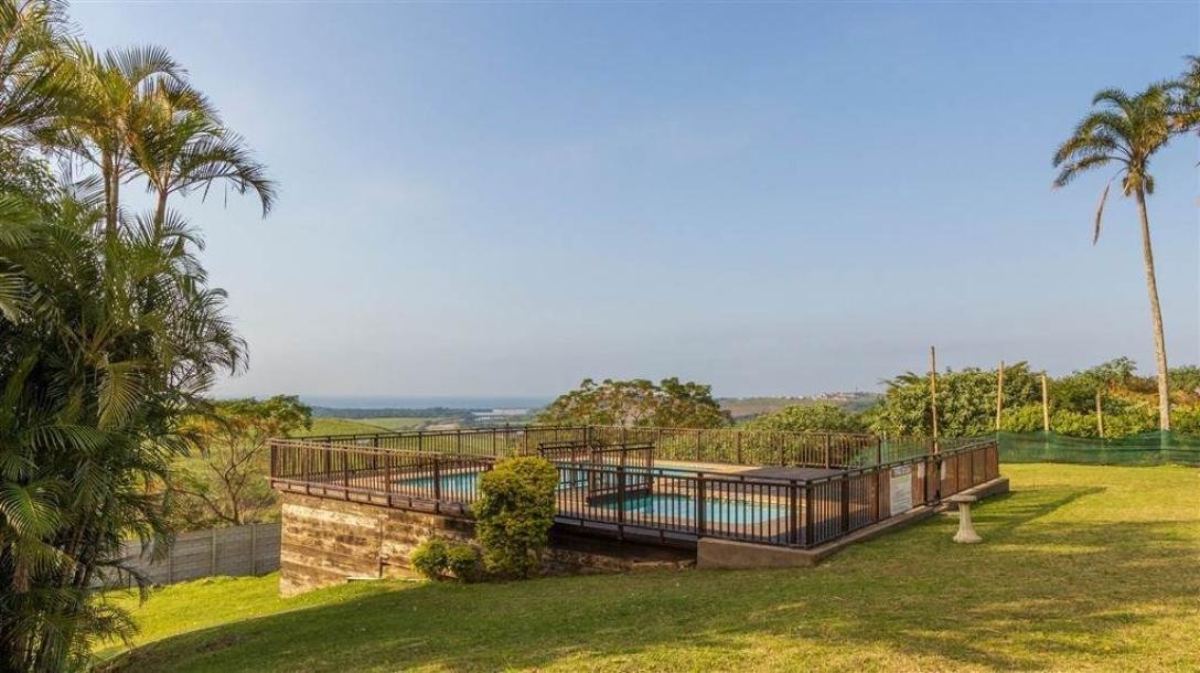 2 Bedroom Apartment in Illovo Beach-14