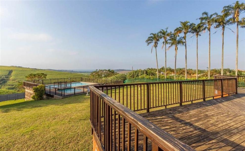 2 Bedroom Apartment in Illovo Beach-15