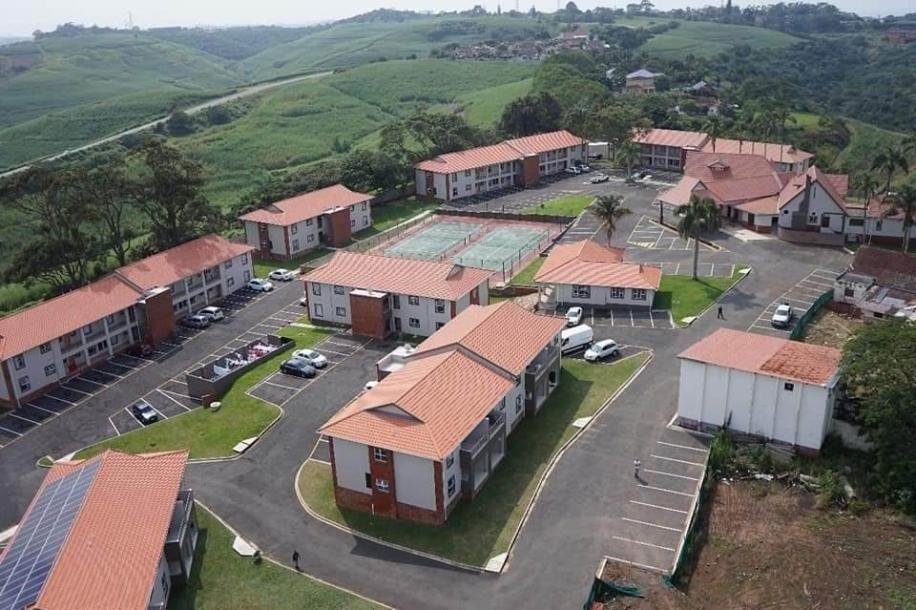 2 Bedroom Apartment in Illovo Beach-16