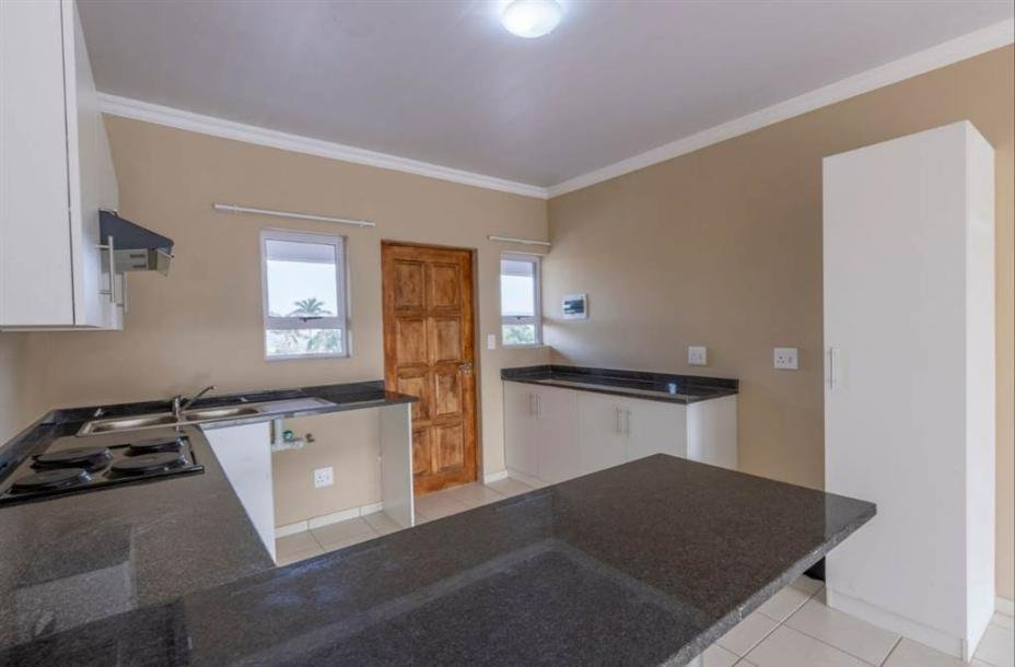 2 Bedroom Apartment in Illovo Beach-3