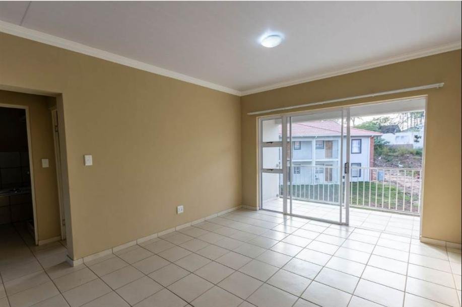 2 Bedroom Apartment in Illovo Beach-7