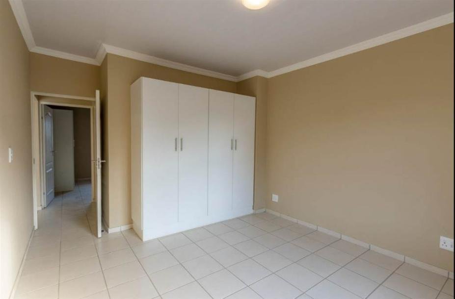 2 Bedroom Apartment in Illovo Beach-8