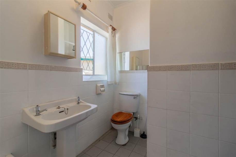 3 Bed House in Bordeaux-14