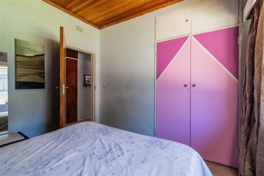 3 Bed House in Bordeaux-11