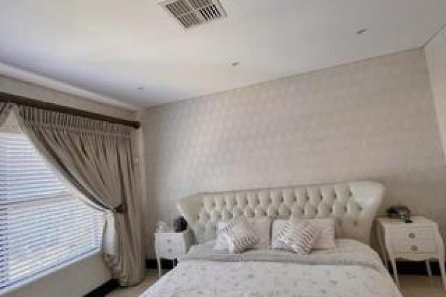 4 Bedroom Townhouse for Sale in Westville-10