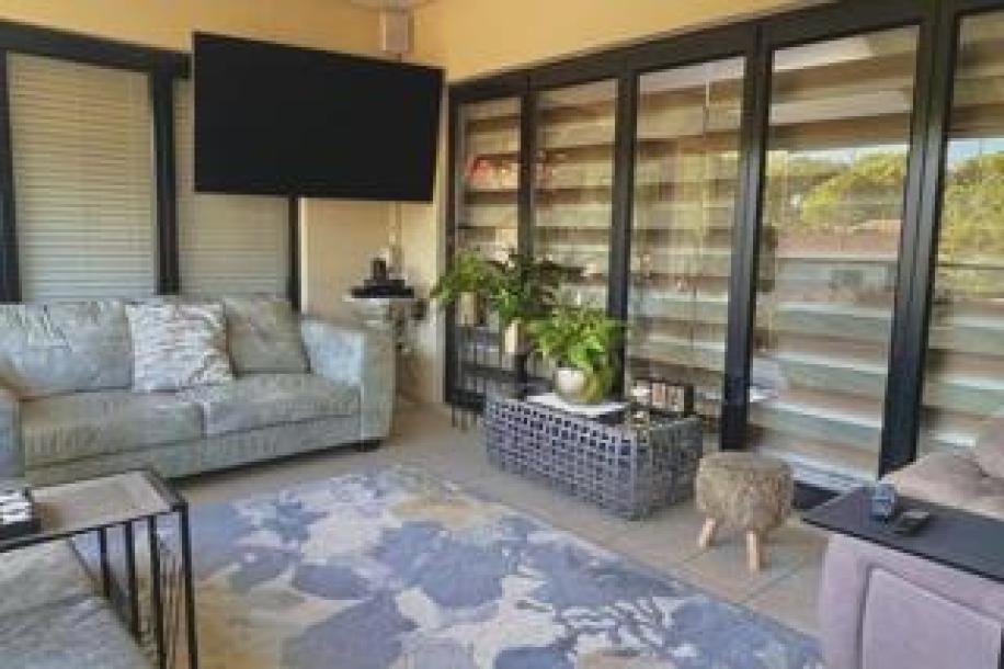4 Bedroom Townhouse for Sale in Westville-9