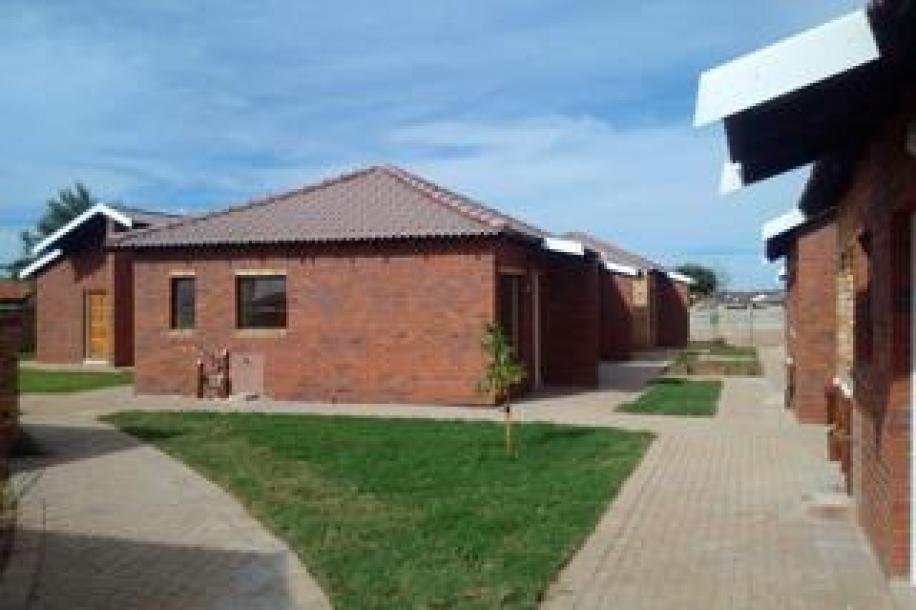 2 Bedroom Townhouse to Rent in Protea Glen-1