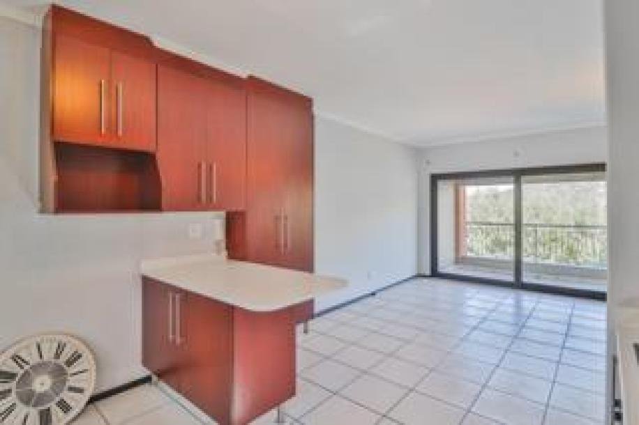 2 Bedroom Apartment / Flat to Rent in Glenvista-6