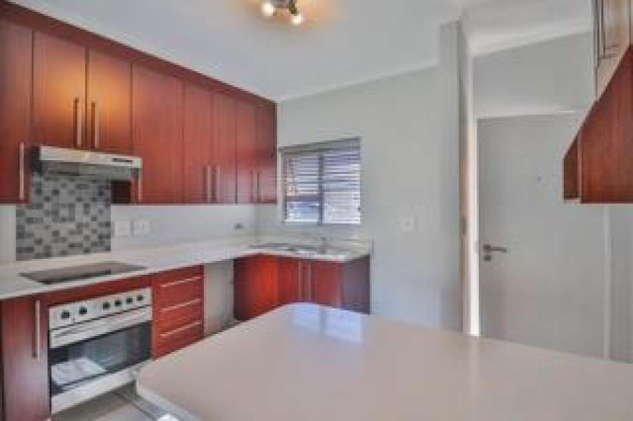 2 Bedroom Apartment / Flat to Rent in Glenvista-7