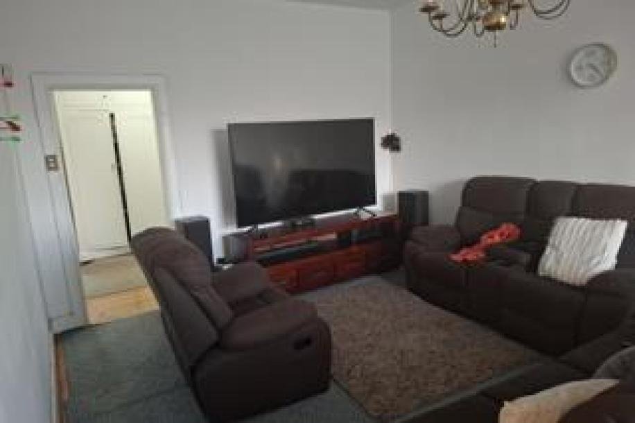 3 Bedroom Apartment / Flat to Rent in Glenwood-2