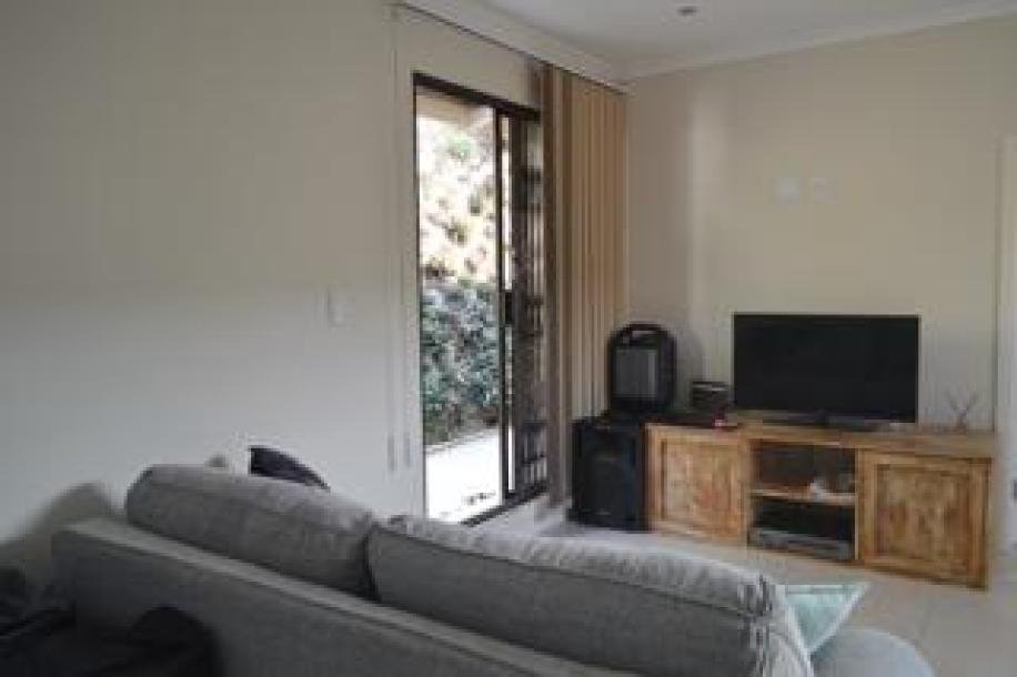 1 Bedroom Apartment / Flat to Rent in Westville-18