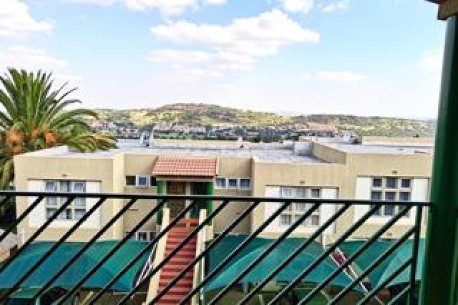 2 Bedroom Townhouse to Rent in Winchester Hills-0