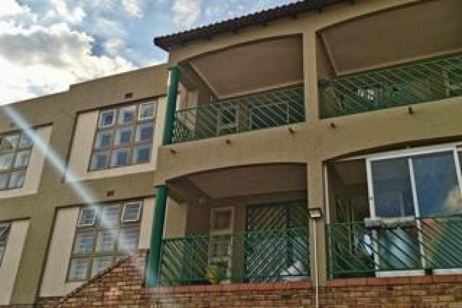 2 Bedroom Townhouse to Rent in Winchester Hills-14