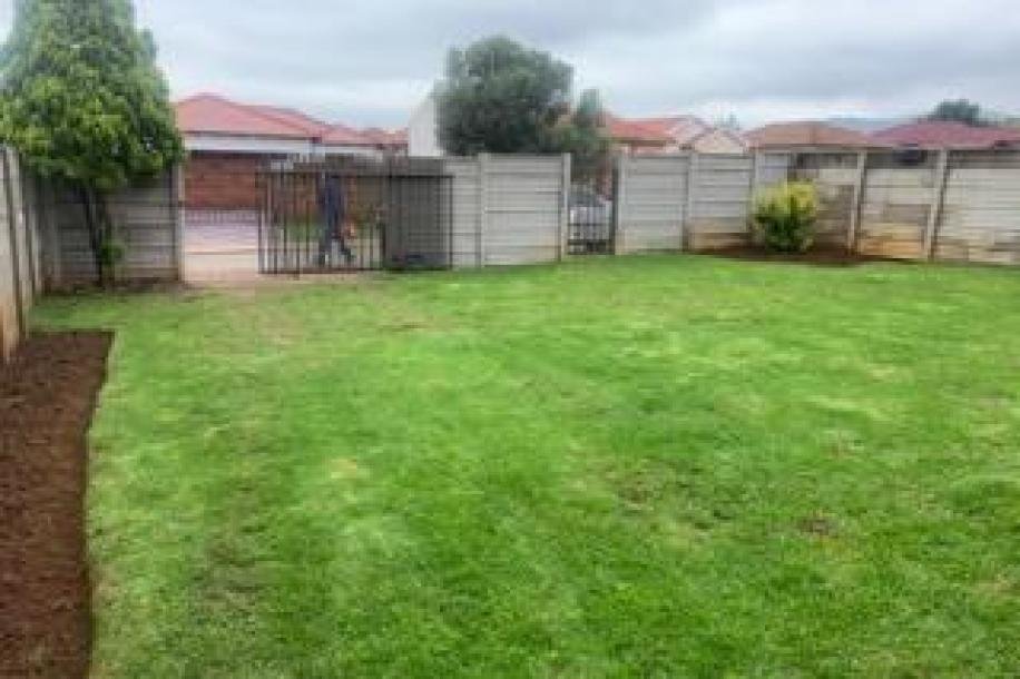 2 Bedroom House to Rent in Alveda-10