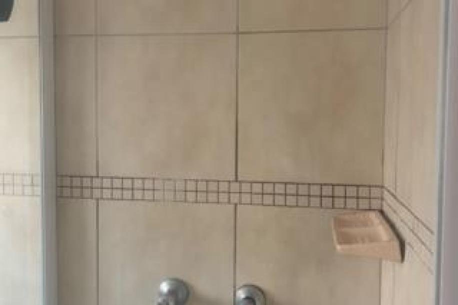 2 Bedroom House to Rent in Alveda-6