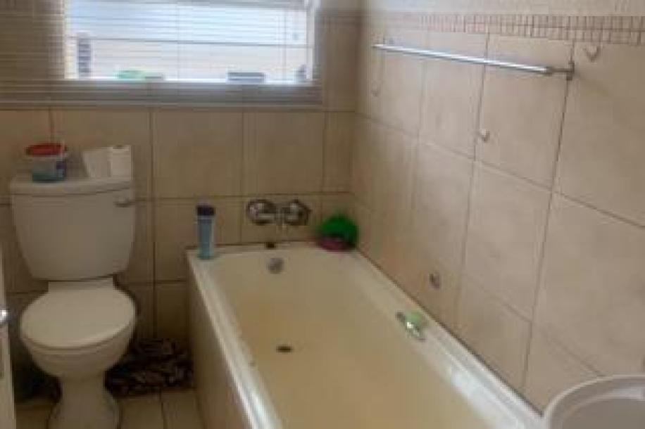 2 Bedroom House to Rent in Alveda-7