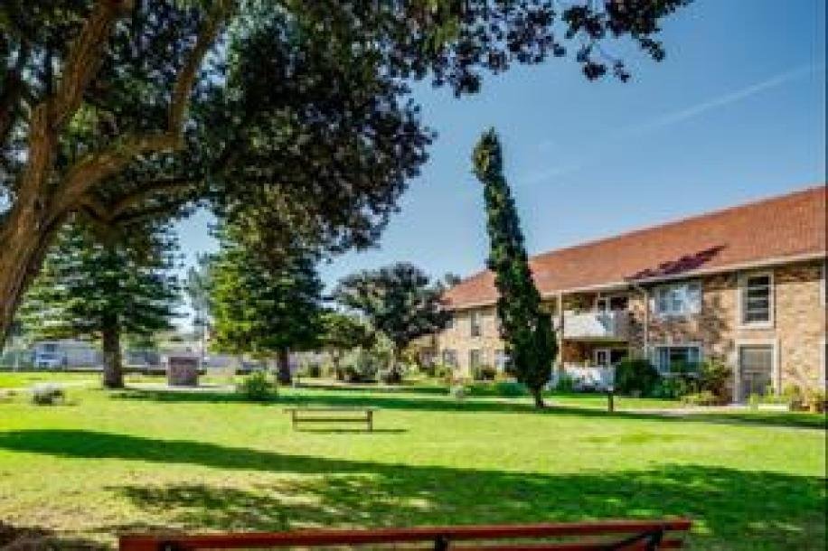 1 Bedroom Apartment / Flat for Sale in Pinelands-1