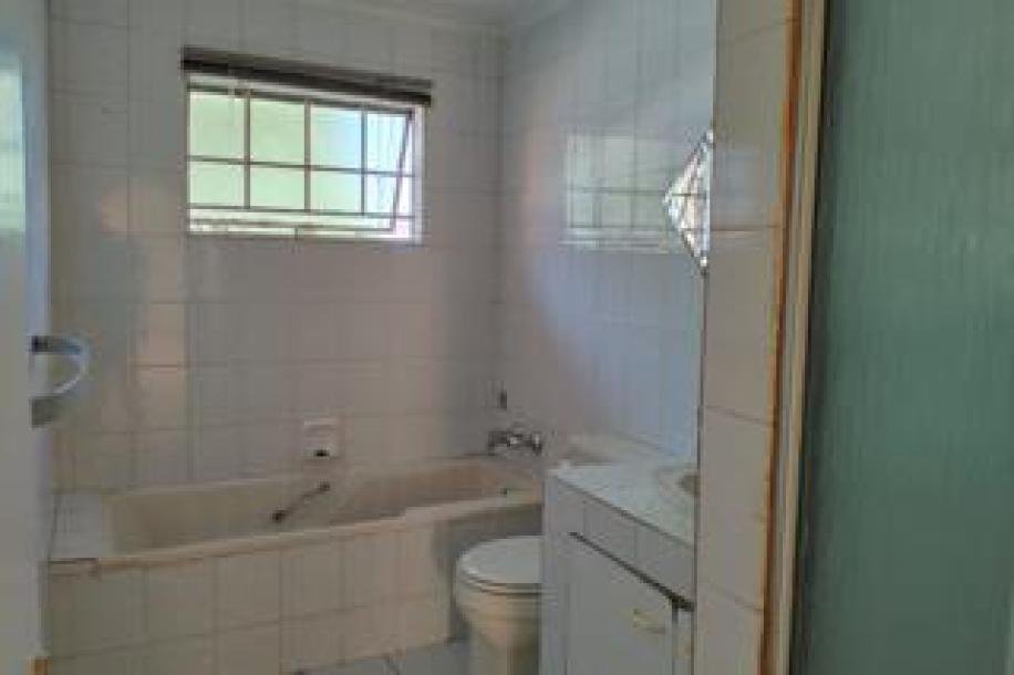 3 Bedroom Townhouse for Sale in Ridgeway-10