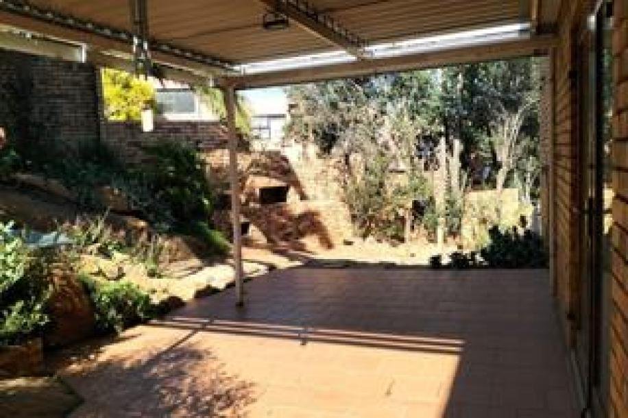 3 Bedroom Townhouse for Sale in Ridgeway-11