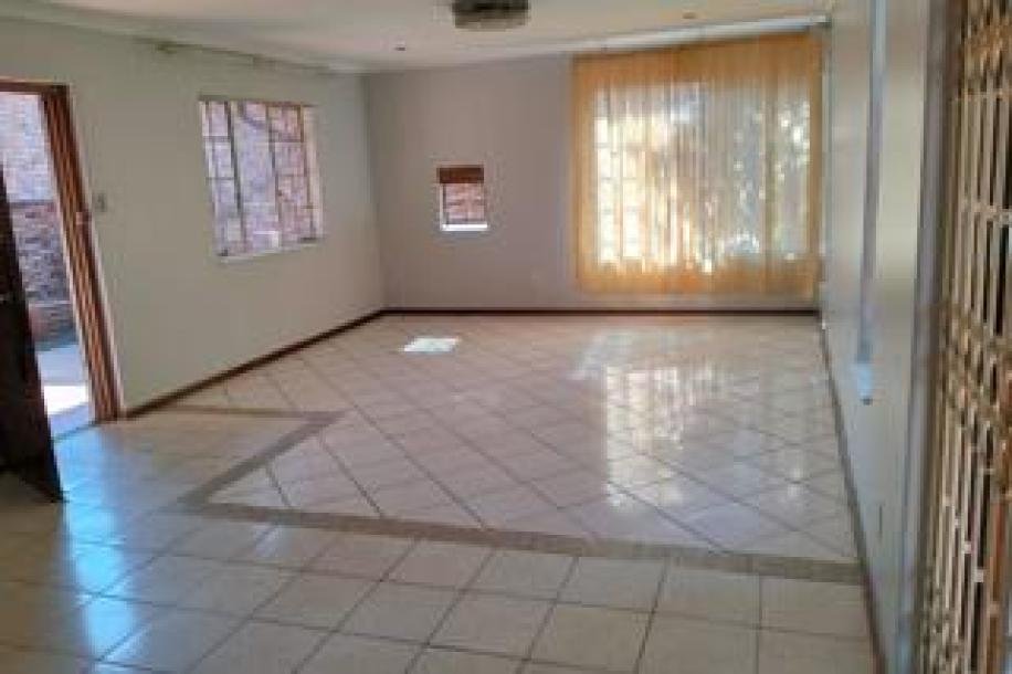 3 Bedroom Townhouse for Sale in Ridgeway-1