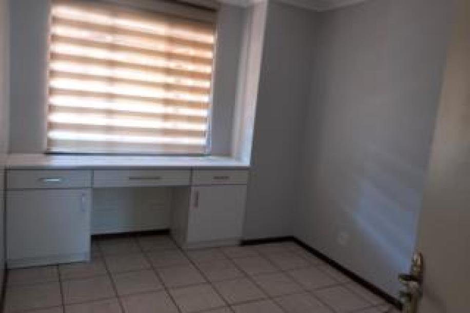 3 Bedroom Townhouse for Sale in Ridgeway-6