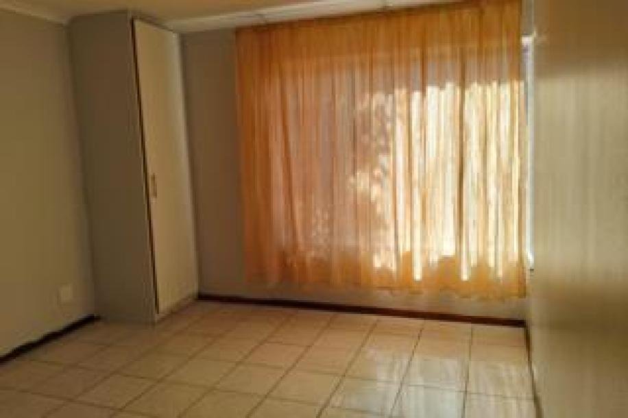 3 Bedroom Townhouse for Sale in Ridgeway-8