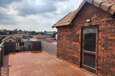 2 Bedroom Townhouse for Sale in Winchester Hills