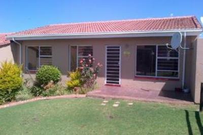 3 Bedroom Townhouse for Sale in Winchester Hills