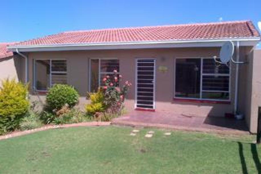 3 Bedroom Townhouse for Sale in Winchester Hills-1