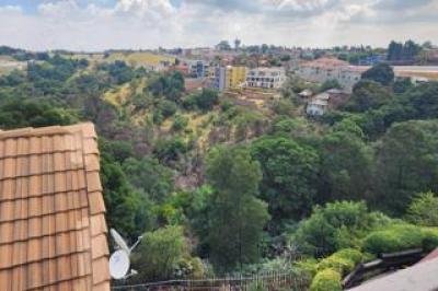 2 Bedroom Townhouse for Sale in Winchester Hills